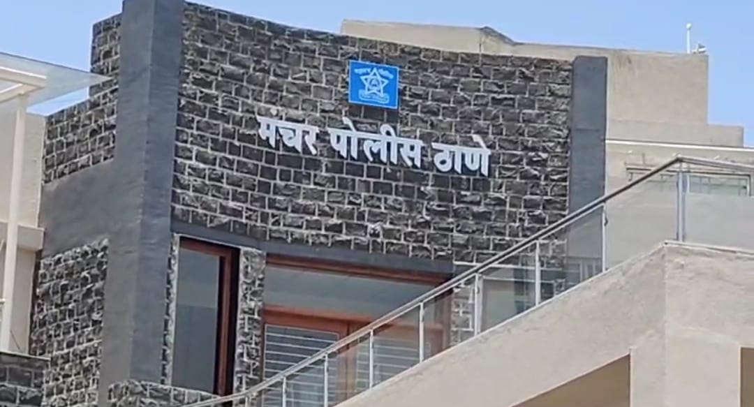 एस. टी बस चालकास मारहाण केल्याप्रकरणी दोघांवर गुन्हा दाखल