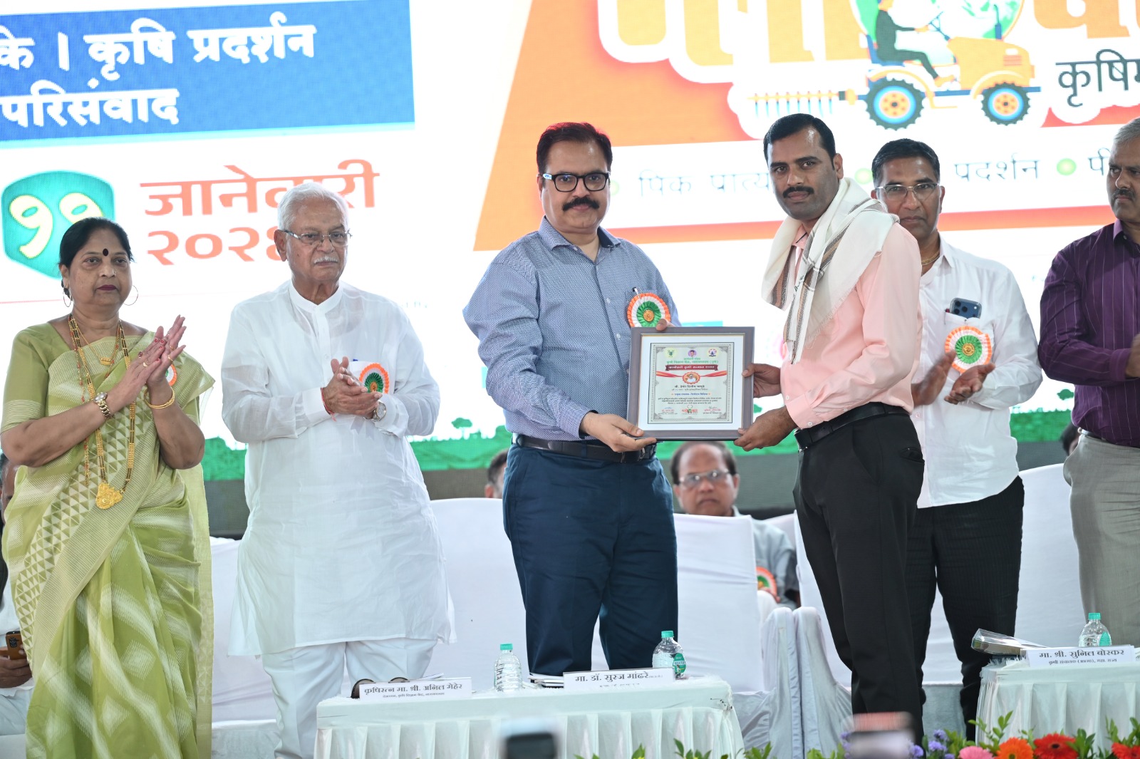 झी २४ तास चे पत्रकार हेमंत चापुडे यांचा ग्रामोन्नती कृषी सन्मान पुरस्काराने गौरव