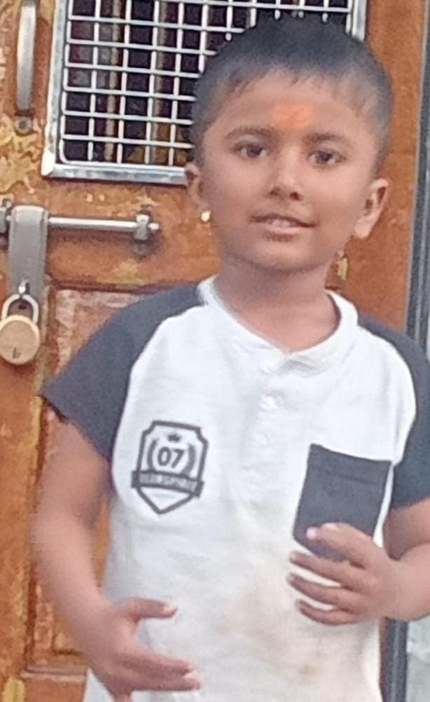 मुलीला मारहाण करत आईची मुलासह मारली विहिरीत उडी